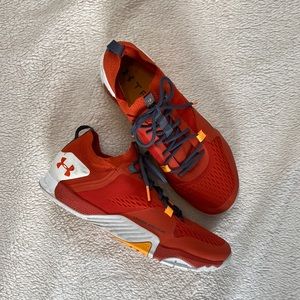 Under Armour, Men’s 8.5, orange